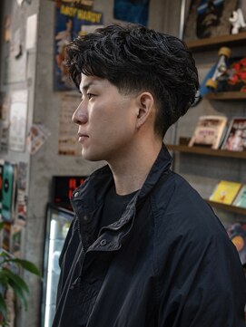 エクスプロア デザイン アクト 三鷹(EXPLORE DESIGN ACT.) フェザーショート/テーパーフェード/ルーズショートパーマ/三鷹