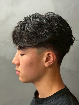 ノーエン(noen) スパイラルパーマ メンズカット メンズパーマ 韓国眉毛 眉カット