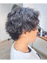 ヘアーサロン カヴィエ(hair salon covie)&nbsp;ツイストスパイラル　センターパート　メンズパーマ