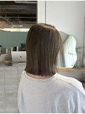 オリーブカラー×切りっぱなしボブ