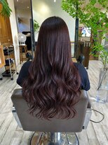 ラポール(Rapport) ロングの艶々ラベンダーカラーは肌も綺麗に見せてくれる