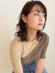 チャコールグレーのシースルーバンクウルフミディ【Yamaki Ayako