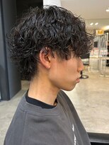 ヒュイル バイ ニアウ(Hwyl by Niau)&nbsp;メンズマッシュパーマ波巻スパイラルパーマニュアンスパーマ