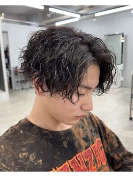 エデアンホンテン メンズサロン(EDEAN 本店 （旧：EDEAN 上通）) 熊本波巻きパーマ ミディアムセンターパート ツイストスパイラル