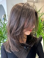 アンダーバーホワイト モデ 富田林店(_WHITE mode)&nbsp;ハイライトカラーミルクティーベージュレイヤーカット