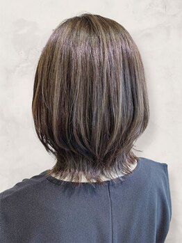 コム(com by neolive)の写真/ハイライトで立体感×透明感を☆極細&繊細なデザインのハイライトは全頭ブリーチに抵抗がある方にも◎
