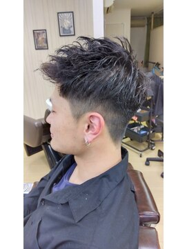 ハングアウト(Hangout) ツーブロスパイキーショート