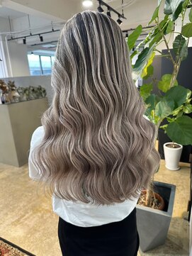 メリー オオサカ(Merly Osaka) white beige balayage