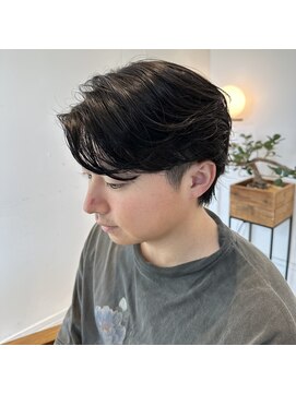 アン(un) センターパート/フェザーパーマ