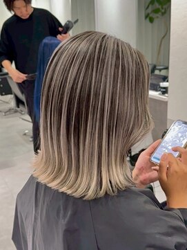 シエラ 南船場(CIERA.) ショートカットウルフカットショートボブハイライトカラー