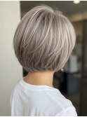 大人女子グレージュレイヤーボブ