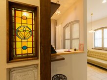 フルット(Frutto.)の雰囲気（オーナーがひとつひとつ集めたアンティーク照明にも心癒される♪）