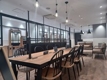 待合席ではWi-Fi・コンセントをご使用いただけます♪