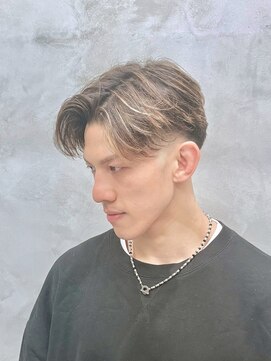 サームマン 人形町(SARM MAN) ハイトーン×センターパート