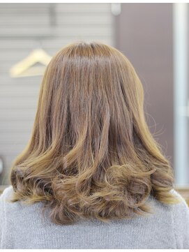 美容室 ドリームスタイル 大垣店 赤味を抑えた★外国人風エヌドットカラー×大人のカールスタイル