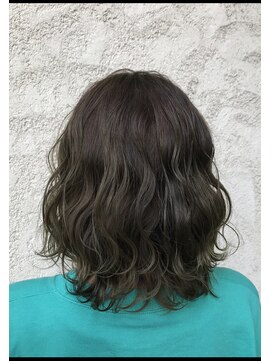 ヘア イズム 表参道(HAIR ISM) フォレストグリーン