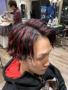 ヘアーアンドリラックス 十日市場店(hair & relax y-21) 赤メッシュセンターパート