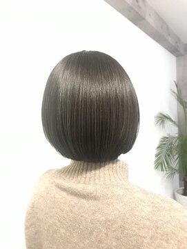 ヘアケアアンドヘアデザイン リベール(L:belle) サクラマチ/宮尾担当/ネイビーベージュ/ミニボブ/タッセル