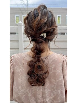 コレットヘア(Colette hair) 編みおろしアレンジ/ローポニーアレンジ