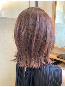 ソッカ(socca) 切りっぱなしミディアムレイヤーボブ