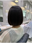 あご下内巻き切りっぱなしボブ