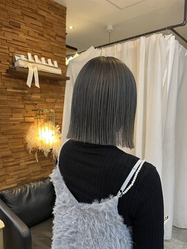 スイート ヘアデザイン(Suite HAIR DESIGN) 切りっぱなし グレー