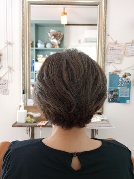 ラグラスヘア(LAGRAS HAIR) 白髪を活かしたカラー