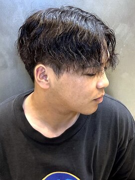 ノイセル(Noisyle) センターパートスパイラルシャドウパーマ