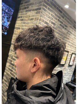 ミリオンバックス 御徒町店(Million Backs) ツイスト/フェード/マッシュ<理容室>[メンズ/眉毛/バーバー]