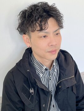 ラギッド 大野城店(RUGGED) スパイラルパーマ センターパート ツーブロック