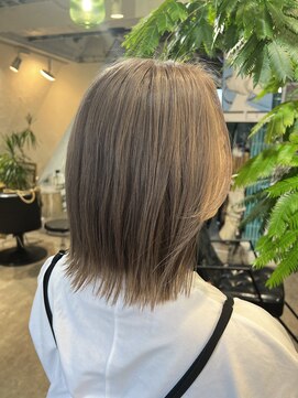 ロア インターナショナル 新宿店(LoA International) 【LoA】切りっぱなしボブレイヤーボブミルクティーベージュ