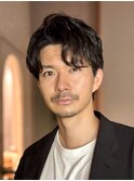 短め　ニュアンスパーマ　センターパート　ショート