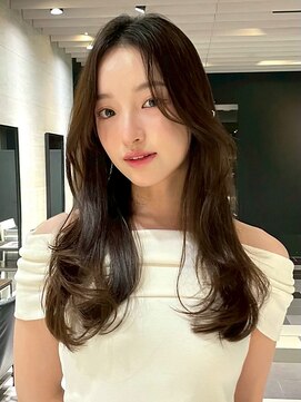 クィーンズガーデンバイケーツーギンザ(QUEEN’S GARDEN by K two GINZA) 顔まわりカット/レイヤーカット/透明感/オリーブブラウン