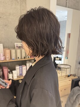 ラフ 新宿(Laff) 切りっぱなしボブ ボブパーマ ヘアアレンジ ウェーブスタイル