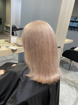 リア 布施店(Lia) ベージュカラー