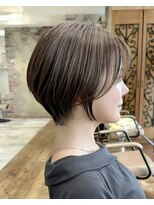 アフロート ルヴア(AFLOAT RUVUA) 【岩田莉奈】一人一人のオーダーメイドカットで骨格矯正 新宿