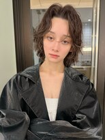 ホロ(hollo)&nbsp;ショートボブ黒髪マッシュウルフパーマショートスパイラルパーマ