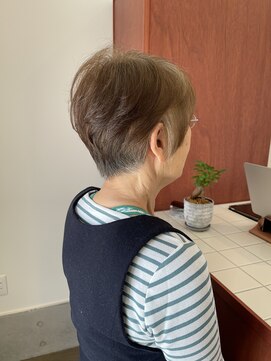 マド(mado) 大人のすっきりショートヘア