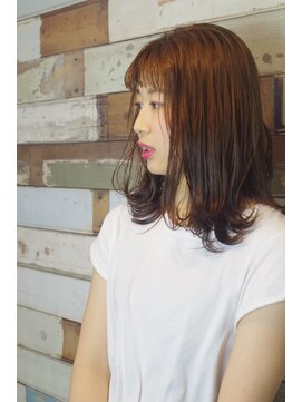 ソラ(sora) 可愛くなれるナチュラルロブ＆フェミニンアッシュカラー