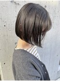 カーキーグレージュミニボブ