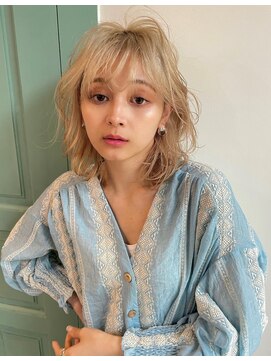 リパブリッシュ バイ ゴズウェルヘア(Republish by Goeswell Hair) ブロンドウェーブミディアム