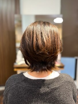 アトリエアルシュ(atelier ARCHE) 大人女性におすすめな外ハネウルフショートヘア