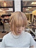 ベージュ×ボブ