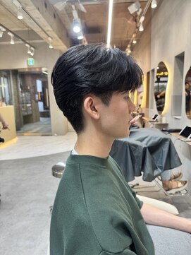グロー 大宮(GLROW) ◆韓国大宮メンズセンターパートマッシュカルマヘア