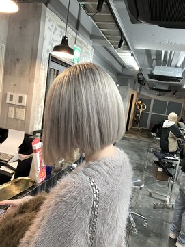 シャンプーボーイ ヒノ(SHAMPOO BOY Hino) ホワイトシルバー