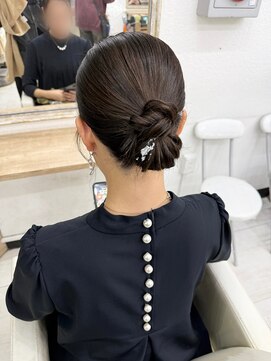 プティクローシェ バイ クオーレ(petite cloche by CUORE) タイトシニヨン 結婚式ヘア参列ヘア