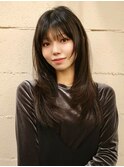 前髪ありブリーチなしアッシュブラウンレイヤーカットロング