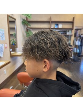 シェロヘア(cielo HAIR) キッズフェードセンターパート×ツイストスパイラル