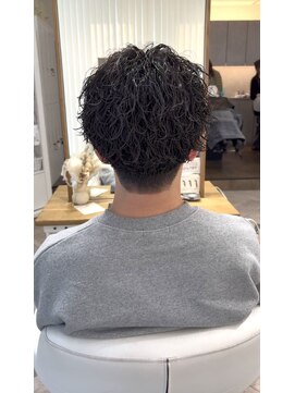 アヴァンス 広島本通店(AVANCE.) MEN’S HAIR/サーフカール/刈り上げセンターパート/広島