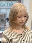 小顔ハッシュカット韓国レイヤーケアブリーチ明るめベージュ